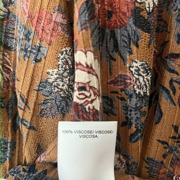 ❇️LUCKY BRAND Tunic 2 for $22 ❇️ - Picture 4 of 4